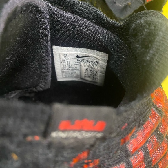 Nike Lebron James Sneakers BQ3177-006 - Picture 6 of 7